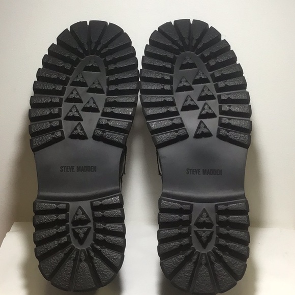 Steve Madden Black Loafers with Gold Accent - Picture 4 of 6